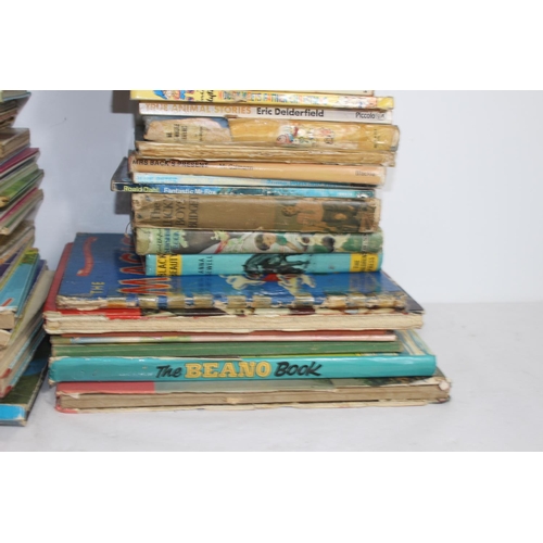 556 - VERY GOOD BOX OF EARLY CHILDREN'S BOOKS