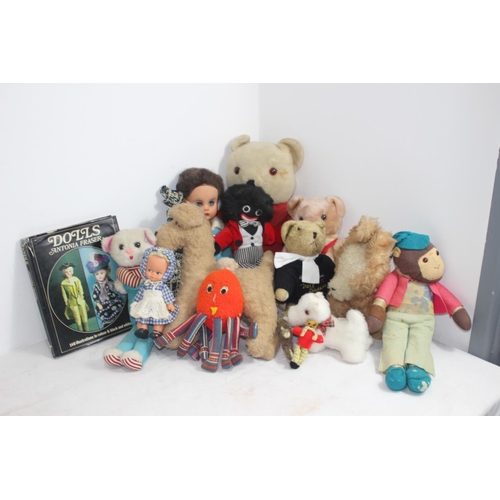 558 - BOX OF VINTAGE SOFT TOYS