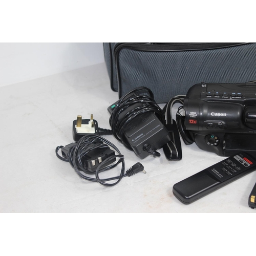 562 - CANNON UC200 CAMCORDER