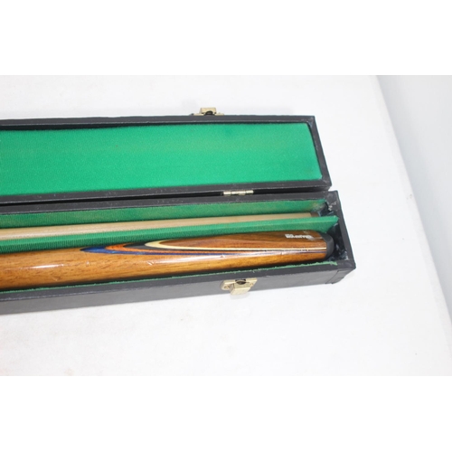 572 - SNOOKER CUE IN CASE