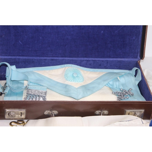 583 - QUANTITY OF MASONIC REGALIA INCLUDING SILVER MEDALS