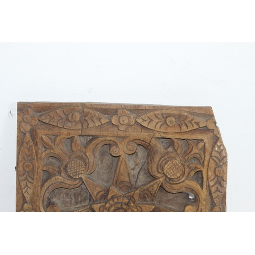 597 - ANTIQUE WOODEN ARCHAEOLOGICAL PLAQUE 
24 X 24CM