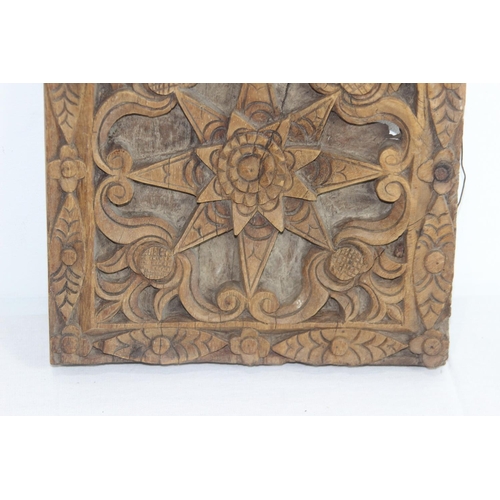 597 - ANTIQUE WOODEN ARCHAEOLOGICAL PLAQUE 
24 X 24CM