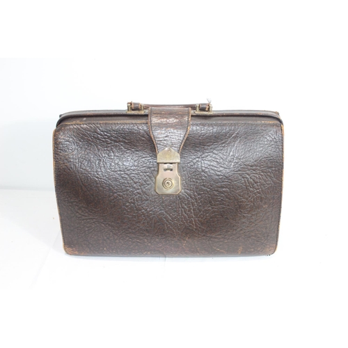 606 - VINTAGE LEATHER BREIFCASE