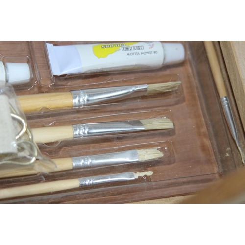 609 - ARTIST EASEL AND PAINT SET