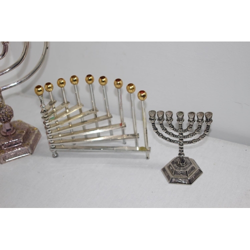 622 - QUANTITY OF JEWISH CANDLESTICKS