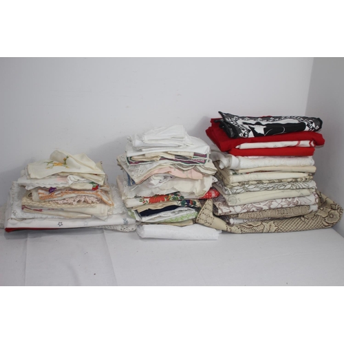 623 - QUANTITY OF LINEN AND MATERIAL