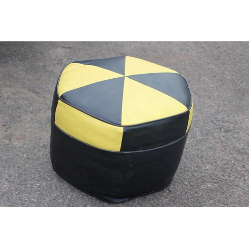 135 - RETRO POUFFE 
29 X 42CM