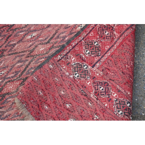 202 - VINTAGE EASTERN HANDMADE RUG
319 X 200CM