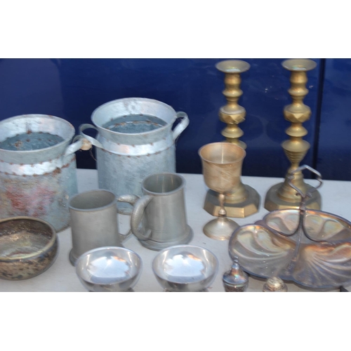 648 - QUANTITY OF METALWARE