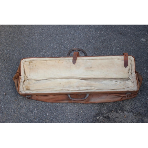 650 - VINTAGE CRICKET BAG
94CM