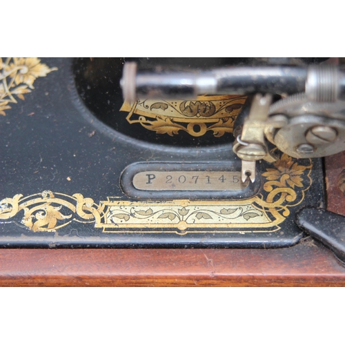 670 - VINTAGE SINGER SEWING MACHINE 1800'S