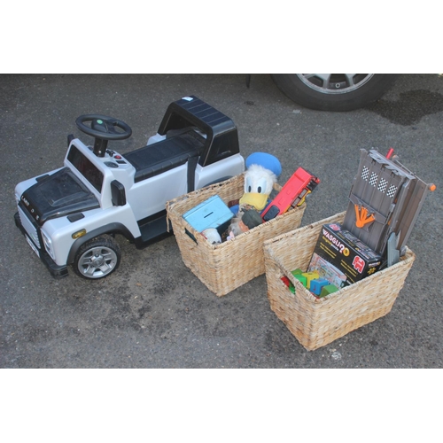 732 - QUANTITY OF VINTAGE TOYS INCLUDING LAND ROVER ELECTRIC CAR
77CM