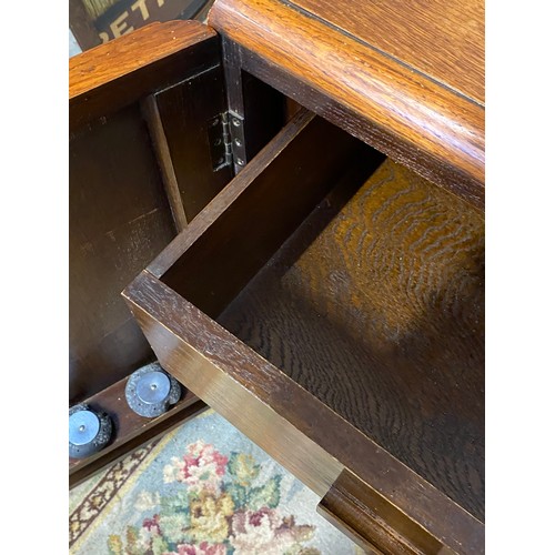 10 - VINTAGE 1950'S SIDEBOARD
120 X 57 X 95CM