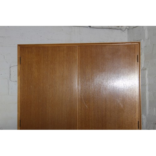 22 - MEREDEW WARDROBE
92 X 55 X 182CM