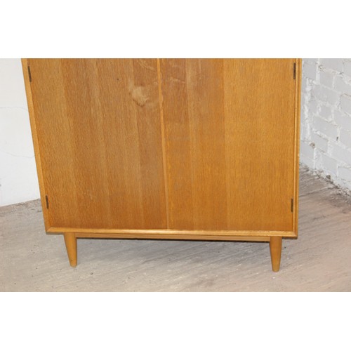 22 - MEREDEW WARDROBE
92 X 55 X 182CM