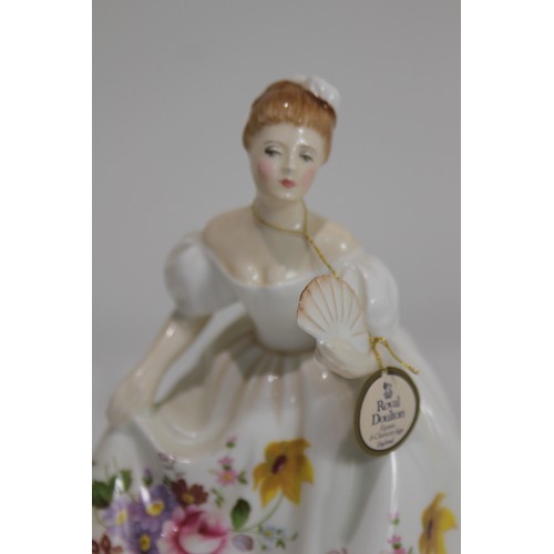 325 - ROYAL DOULTON MARILYN FIGURINE
19CM