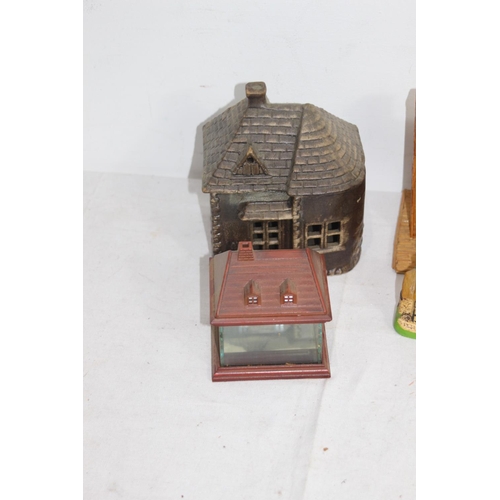 423 - QUANTITY OF NOVELTY COTTAGES 
16CM