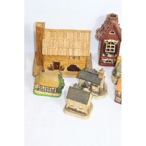 423 - QUANTITY OF NOVELTY COTTAGES 
16CM