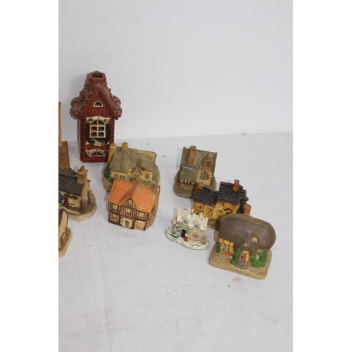 423 - QUANTITY OF NOVELTY COTTAGES 
16CM