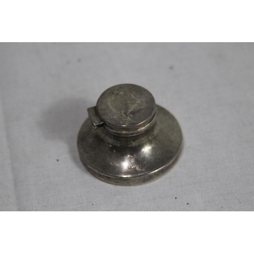 1152 - SILVER CAPSTAN INKWELL - BIRMINGHAM 1930 - S. BLACKENSEE AND SON LTD