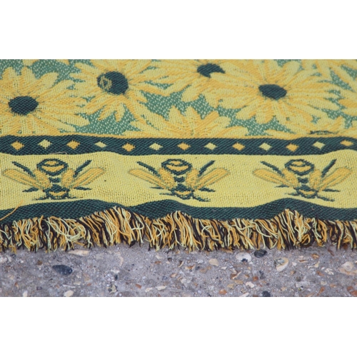 198 - 2 X RUGS AND THROW
180 X 115CM