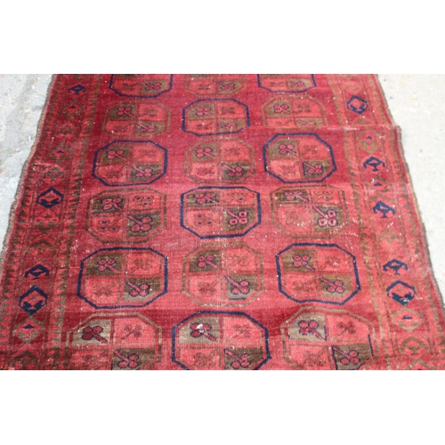 201 - VINTAGE ESTERN RUG 
183 X 113CM