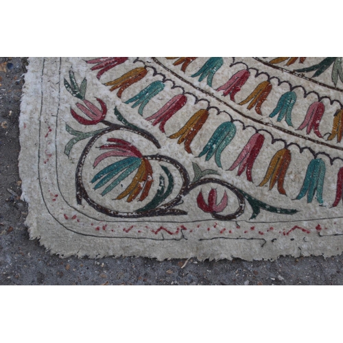 203 - EMBROIDERED RUG
173 X 110CM