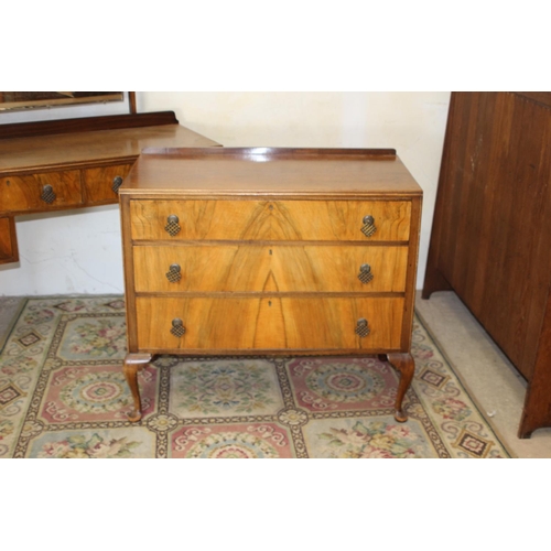 33 - EDWARDIAN CHEST OF DRAWERS AND DRESSING TABLE WITH HONEY COMB HANDLES 
50 X 100 X 122 CM