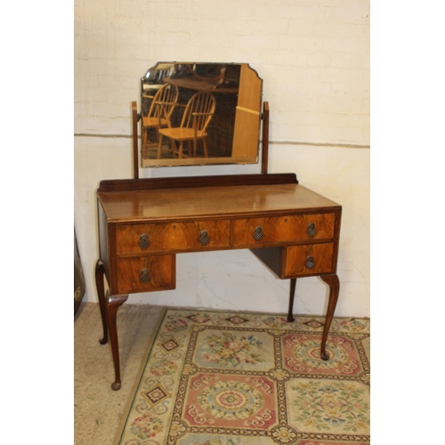 33 - EDWARDIAN CHEST OF DRAWERS AND DRESSING TABLE WITH HONEY COMB HANDLES 
50 X 100 X 122 CM