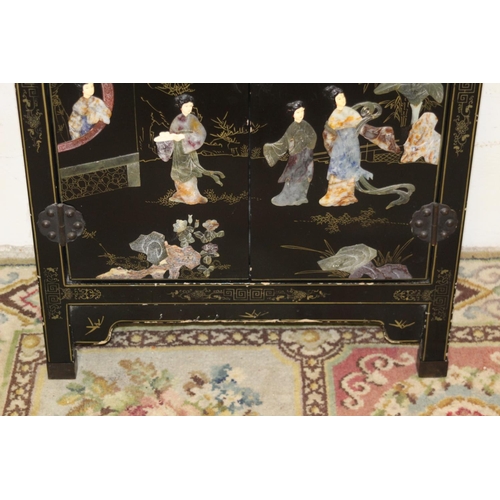 4 - ORIENTAL CABINET 
30 X 61 X 92CM