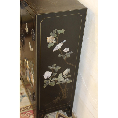 4 - ORIENTAL CABINET 
30 X 61 X 92CM