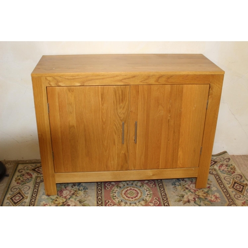 5 - MODERN  SIDEBOARD 
113 X 45 X 86CM