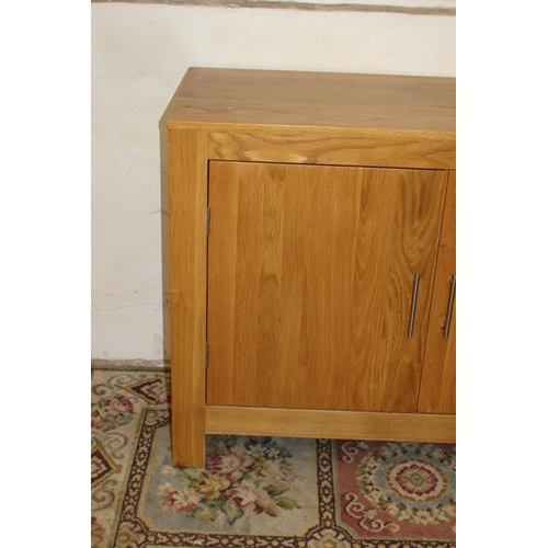 5 - MODERN  SIDEBOARD 
113 X 45 X 86CM