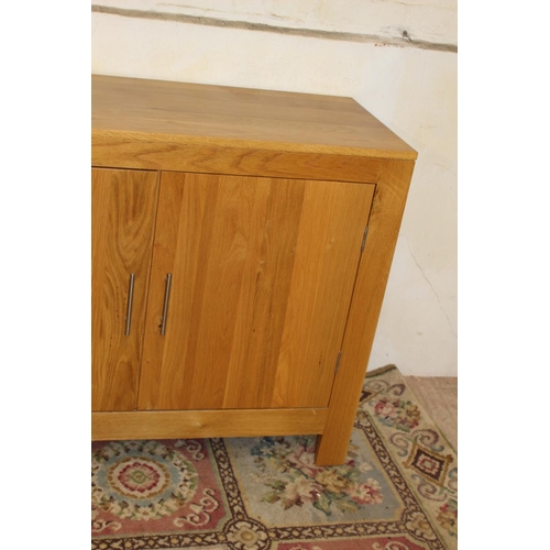 5 - MODERN  SIDEBOARD 
113 X 45 X 86CM