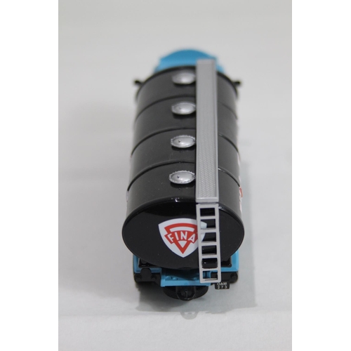 664 - CORGI 27201 FINA FUEL OILS TANKER SET DIECAST MODEL WITH BOX