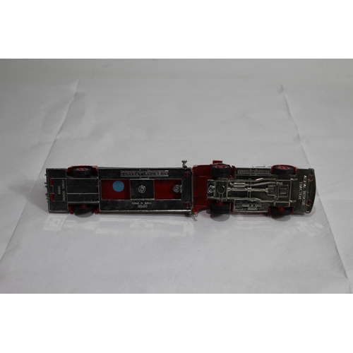 681 - CORGI 51801 AMERICAN LA FRANCE LADDER TRUCK DIECAST MODEL WITH BOX