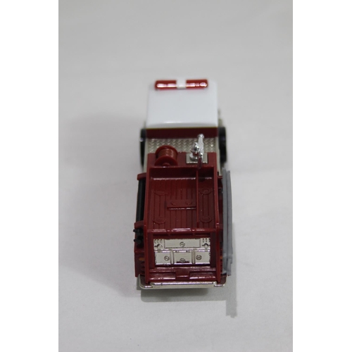 684 - CORGI 51701 Staten Island PUMPER DIECAST MODEL WITH BOX