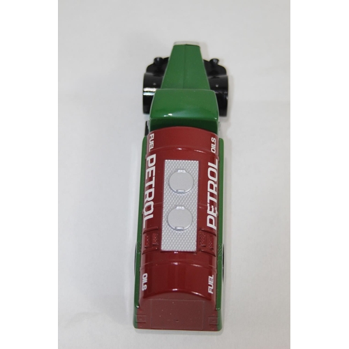 706 - CORGI 98449 WHITE PETROL TANK DIECAST MODEL WITH BOX