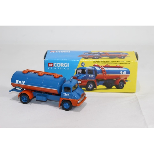 709 - CORGI 30401 GULF OIL ELLIPTICAL TANKER DIECAST MODEL WITH BOX