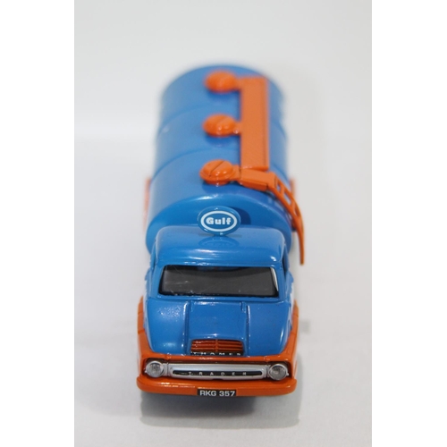 709 - CORGI 30401 GULF OIL ELLIPTICAL TANKER DIECAST MODEL WITH BOX