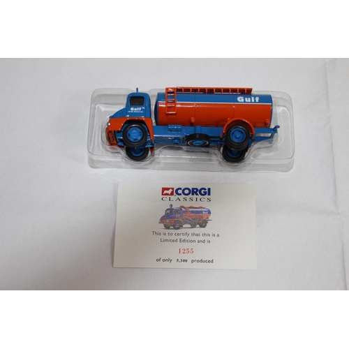 709 - CORGI 30401 GULF OIL ELLIPTICAL TANKER DIECAST MODEL WITH BOX