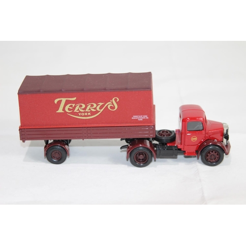 716 - CORGI 18402 TERRYS CHOCOLATE BEDFORD O SERIES ARTIC DIECAST MODEL WITH BOX