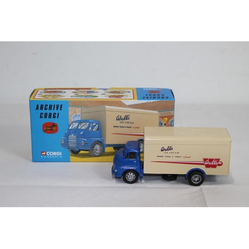 721 - CORGI 19304 BEDFORD S BOX VAN - WALLS DIECAST MODEL WITH BOX