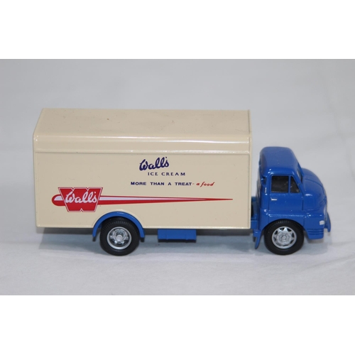 721 - CORGI 19304 BEDFORD S BOX VAN - WALLS DIECAST MODEL WITH BOX