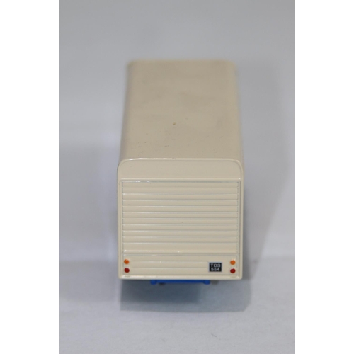 721 - CORGI 19304 BEDFORD S BOX VAN - WALLS DIECAST MODEL WITH BOX