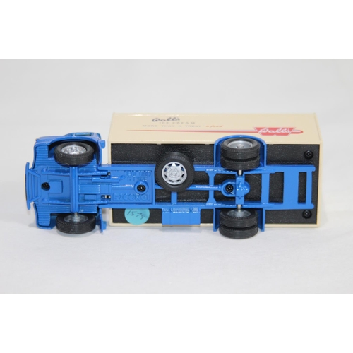 721 - CORGI 19304 BEDFORD S BOX VAN - WALLS DIECAST MODEL WITH BOX