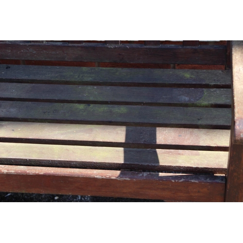 109 - GARDEN BENCH
122 X 60 X 86CM