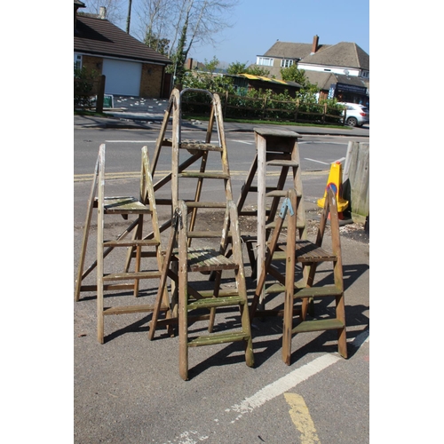 120 - QUANTITY OF WOODEN LADDERS 
145CM