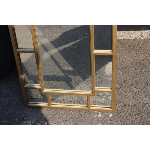 161 - DOMED TOPPED MIRROR
75 X 45CM